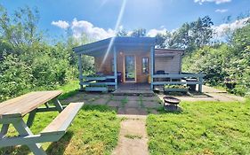 Beautiful Wooden Tiny House, Glamping Cabin With Hot Tub 2